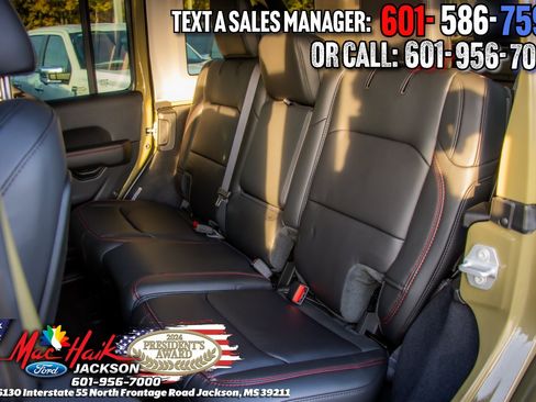 Used 2025 Jeep Wrangler Unlimited Rubicon w/ XTREMEE 35" Tire Package image 15