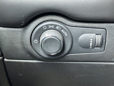 Used 2024 Dodge Durango SXT image 56