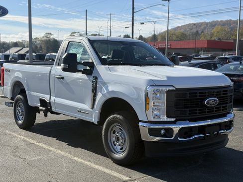 New 2026 Ford F250 XL w/ XL Chrome Package image 1