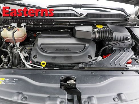 Used 2023 Chrysler Voyager LX image 7