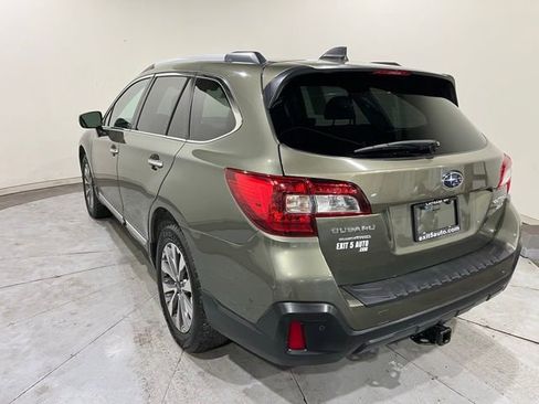 Used 2018 Subaru Outback 3.6R Touring AWD/4WD image 6