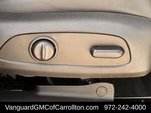 Used 2023 GMC Terrain SLT image 29