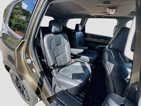 Certified 2022 Kia Telluride EX w/ EX Premium Package AWD/4WD image 29