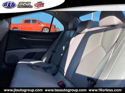 Used 2019 Toyota Camry XSE FWD image 13
