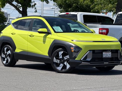 Used 2025 Hyundai Kona Limited FWD image 2