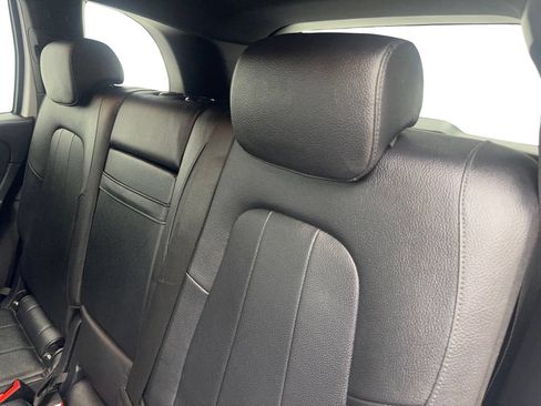 Used 2022 Mercedes-Benz GLB 250 w/ Premium Package Lite image 32