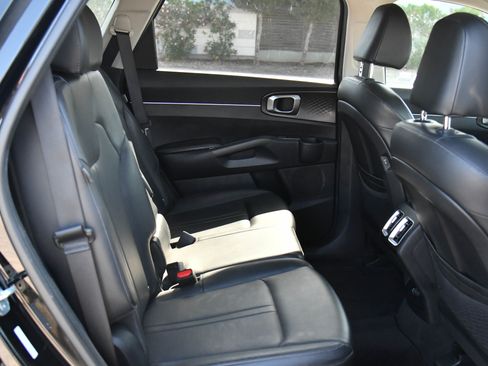 Used 2024 Kia Sorento S FWD image 50