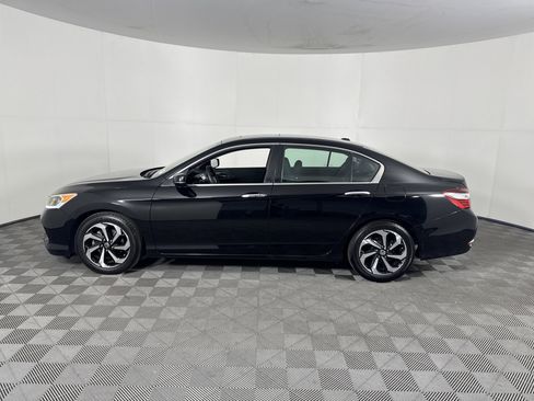Used 2017 Honda Accord EX image 7