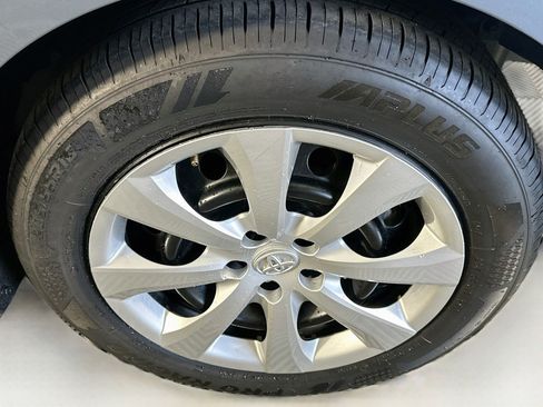 Used 2025 Toyota Corolla LE FWD image 11