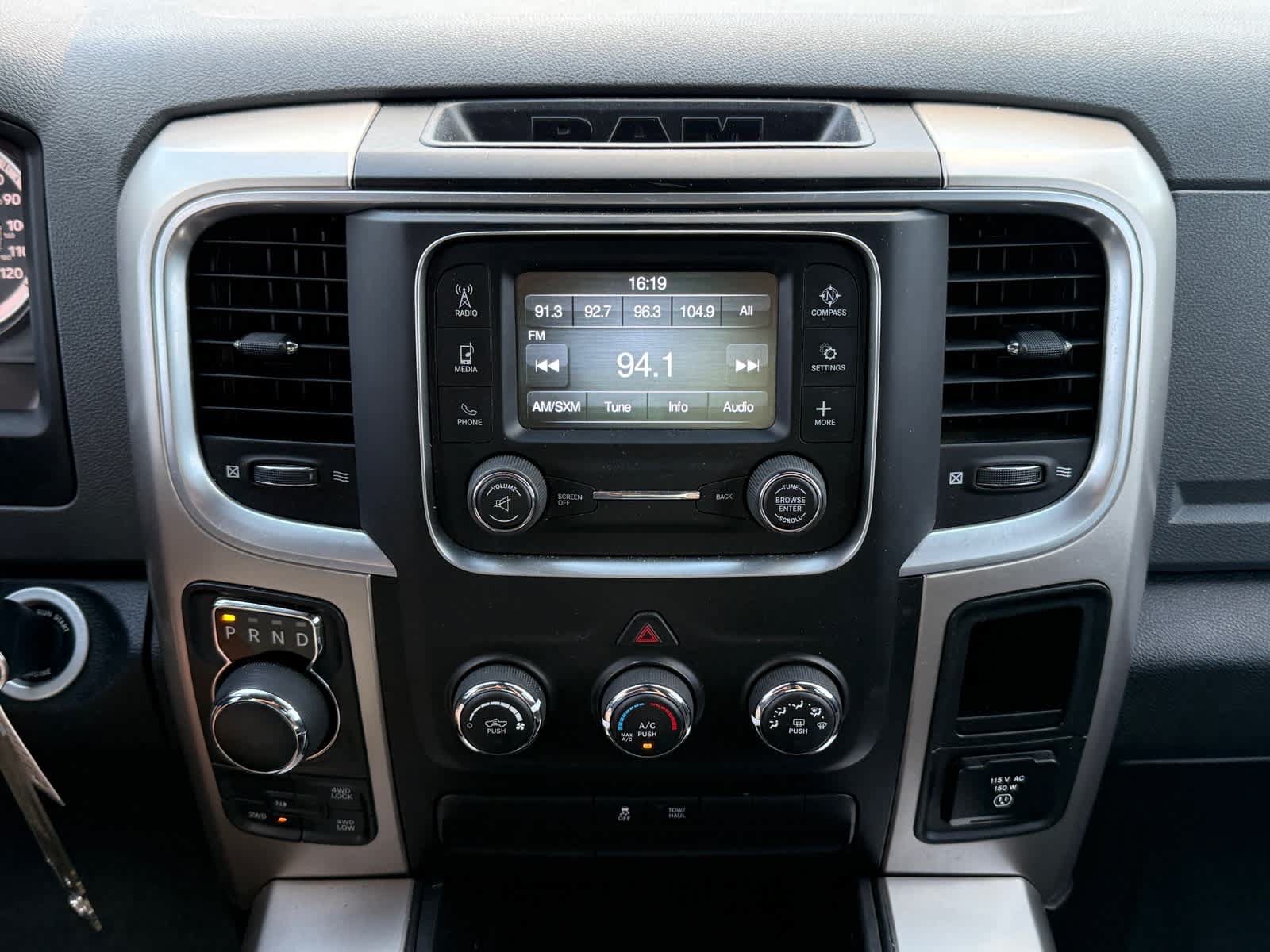 Used 2019 RAM 1500 Classic SLT w/ Protection Group AWD/4WD image 18