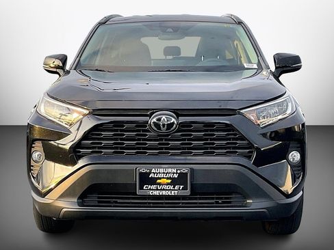 Used 2021 Toyota RAV4 XLE image 3