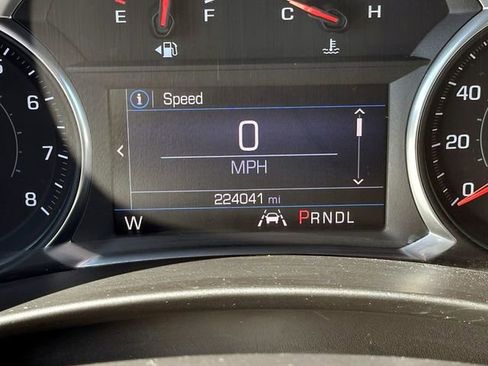 Used 2021 Chevrolet Equinox LT FWD image 22