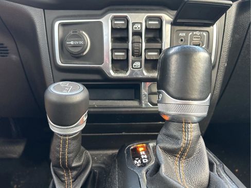 Certified 2021 Jeep Wrangler Unlimited Sahara AWD/4WD image 23