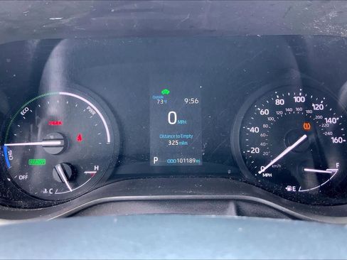 Used 2022 Toyota Sienna XLE image 25