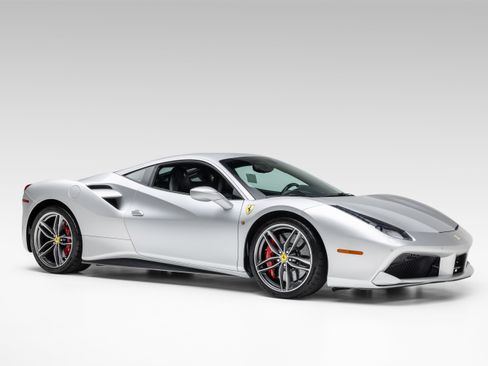 Certified 2018 Ferrari 488 GTB RWD image 12