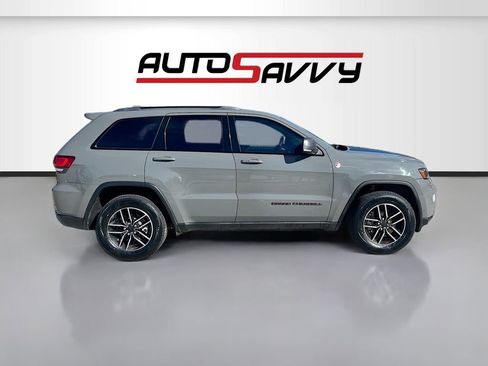 Used 2019 Jeep Grand Cherokee Trailhawk w/ Trailhawk Luxury Group AWD/4WD image 8