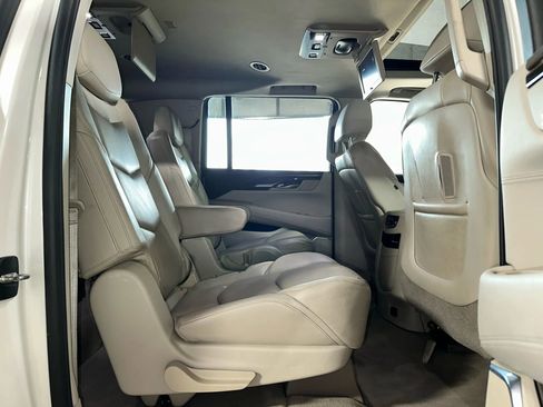 Used 2015 Cadillac Escalade ESV Premium AWD/4WD image 36