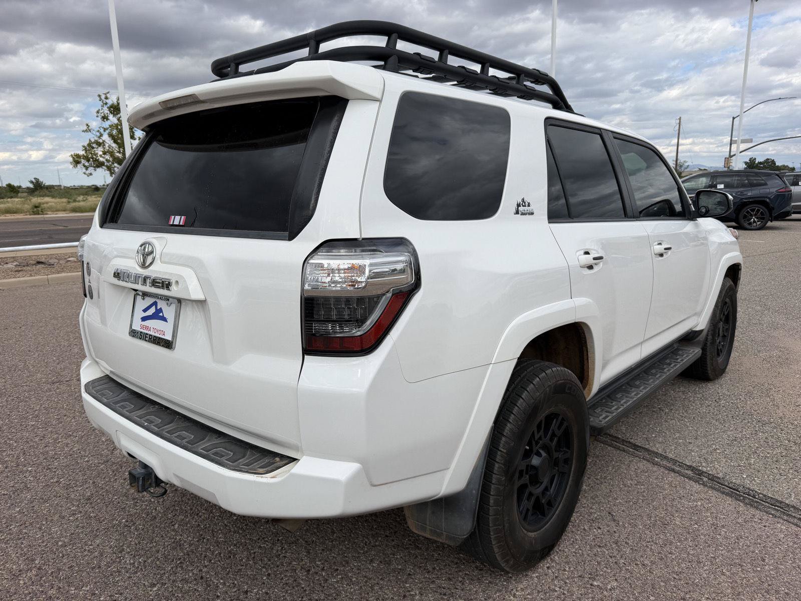 Used 2017 Toyota 4Runner SR5 AWD/4WD image 5