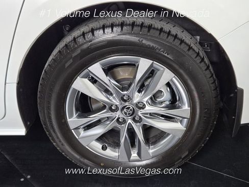 Used 2026 Toyota Sienna XLE FWD image 11