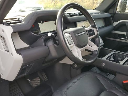 Used 2023 Land Rover Defender 110 S image 8