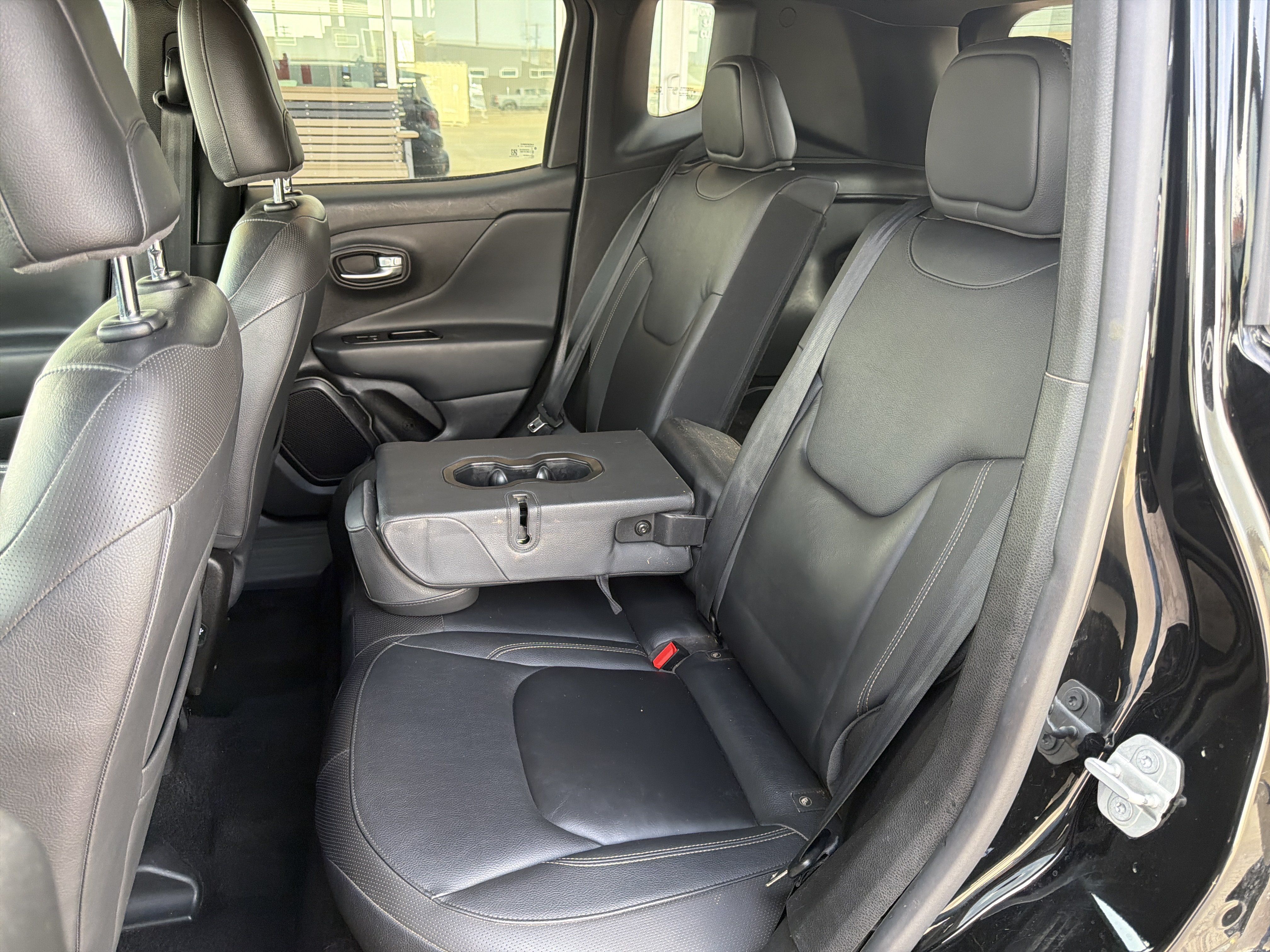 Used 2020 Jeep Renegade Altitude AWD/4WD image 9