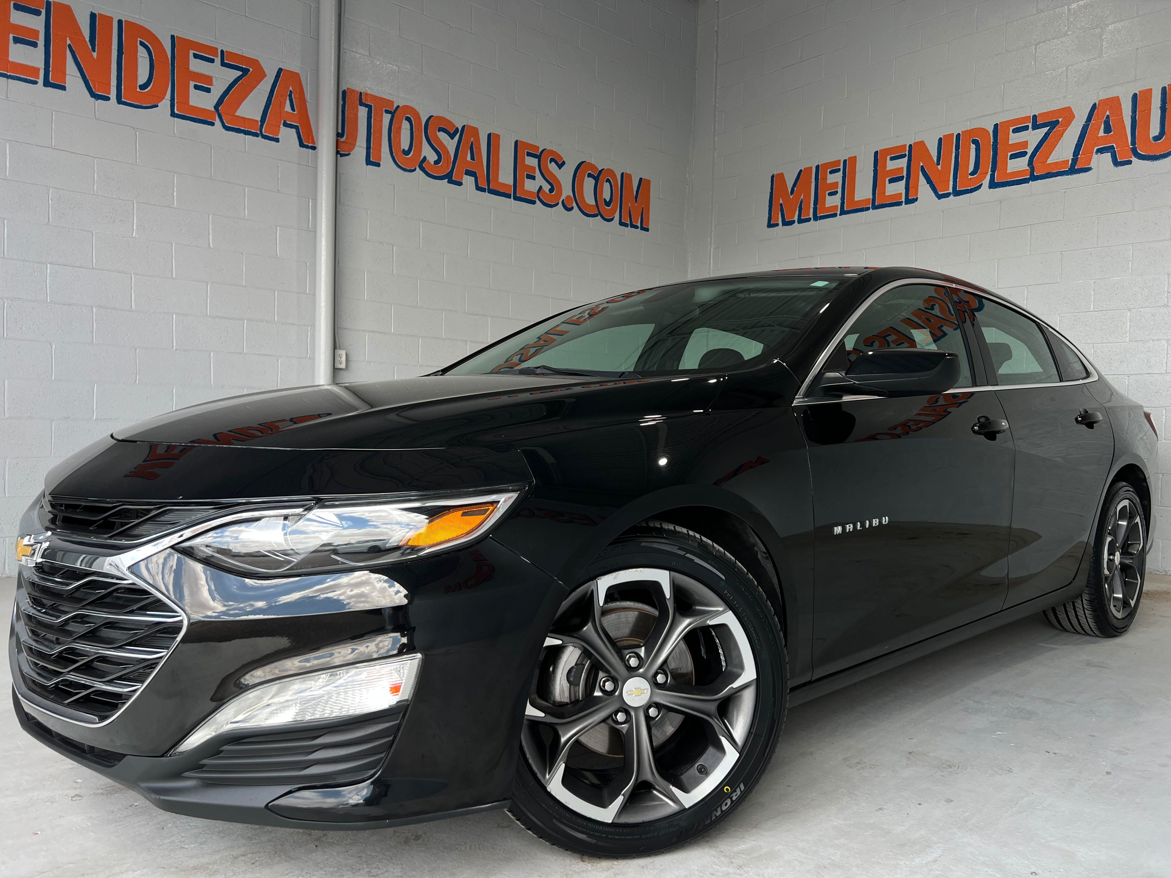 Used 2022 Chevrolet Malibu LT FWD image 1