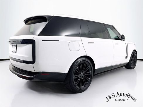 Used 2025 Land Rover Range Rover Long Wheelbase SE AWD/4WD image 7
