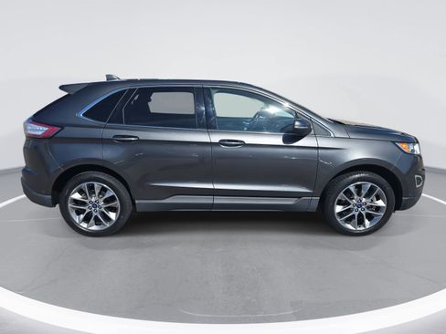 Used 2018 Ford Edge Titanium w/ Equipment Group 302A image 4
