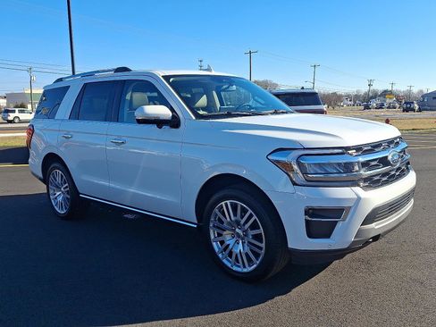 Used 2024 Ford Expedition Limited image 9
