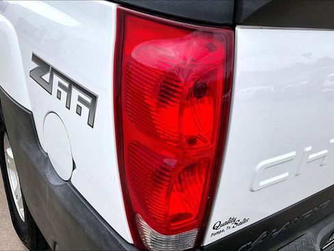 Used 2004 Chevrolet Avalanche Z66 w/ Sun And Sound Package RWD image 40