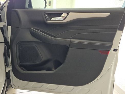 Used 2022 Ford Escape SEL image 6