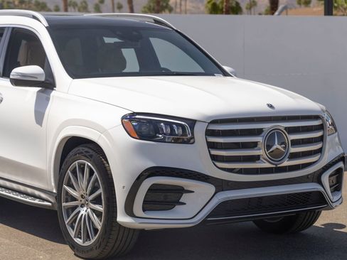 New 2026 Mercedes-Benz GLS 580 4MATIC image 3