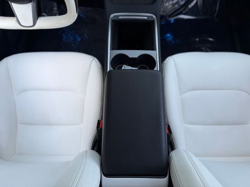 Used 2021 Tesla Model Y Long Range image 46