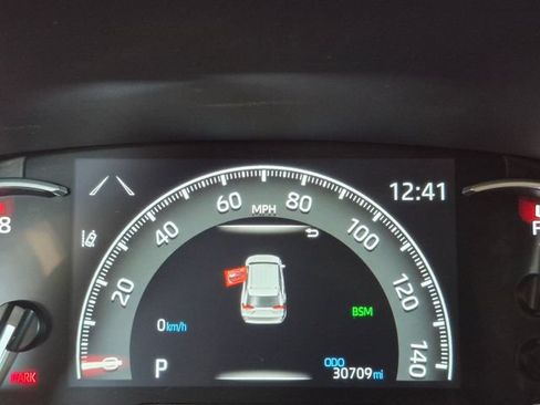 Used 2025 Toyota RAV4 XLE AWD/4WD image 16