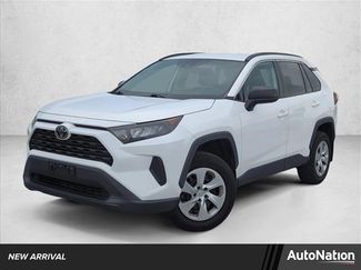 Used 2019 Toyota RAV4 LE video 1