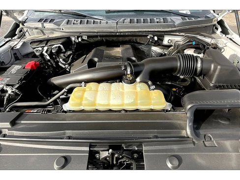 Used 2020 Ford F150 Lariat w/ Trailer Tow Package image 29