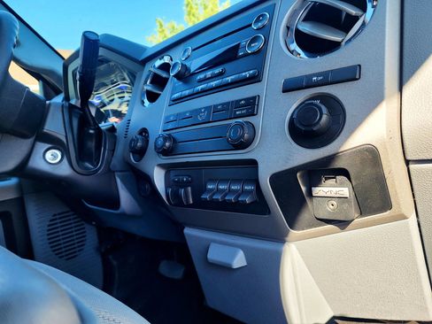 Used 2016 Ford F250 XLT w/ XLT Value Package image 40