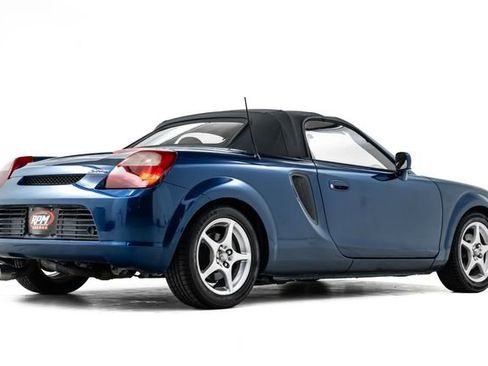 Used 2001 Toyota MR2 image 4