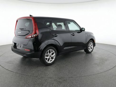 Used 2025 Kia Soul LX w/ LX Technology Package FWD image 9