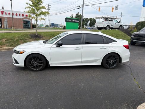 Used 2024 Honda Civic Sport image 11