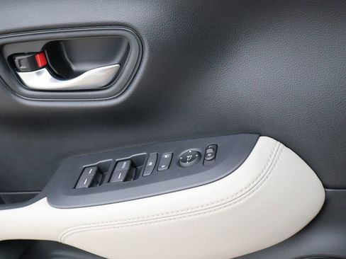 New 2026 Honda HR-V LX image 37