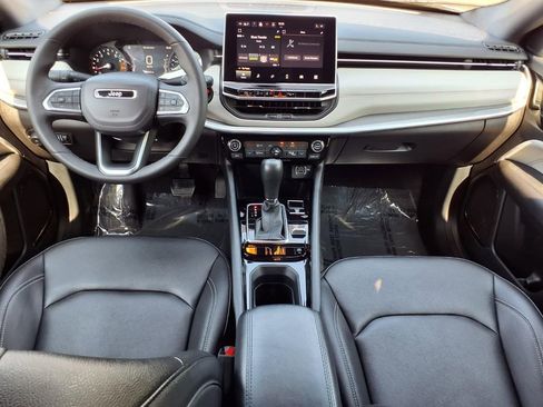 Used 2025 Jeep Compass Limited AWD/4WD image 9
