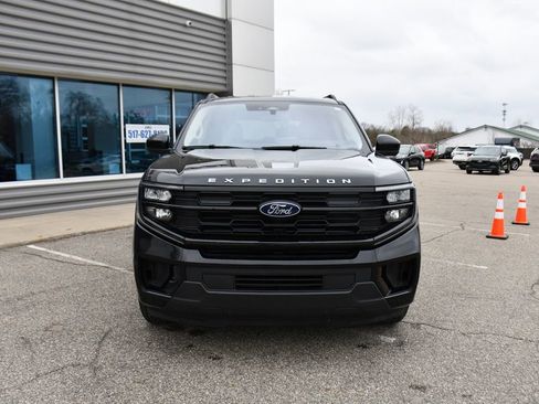 Used 2025 Ford Expedition Active AWD/4WD image 10
