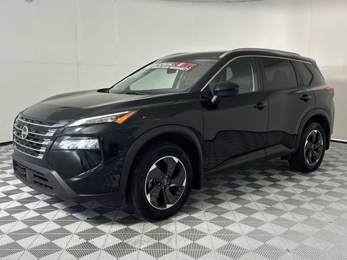 Certified 2024 Nissan Rogue SV w/ SV Premium Package FWD image 4