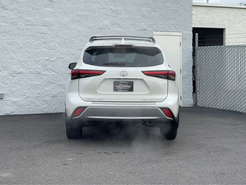 Used 2021 Toyota Highlander Platinum image 6