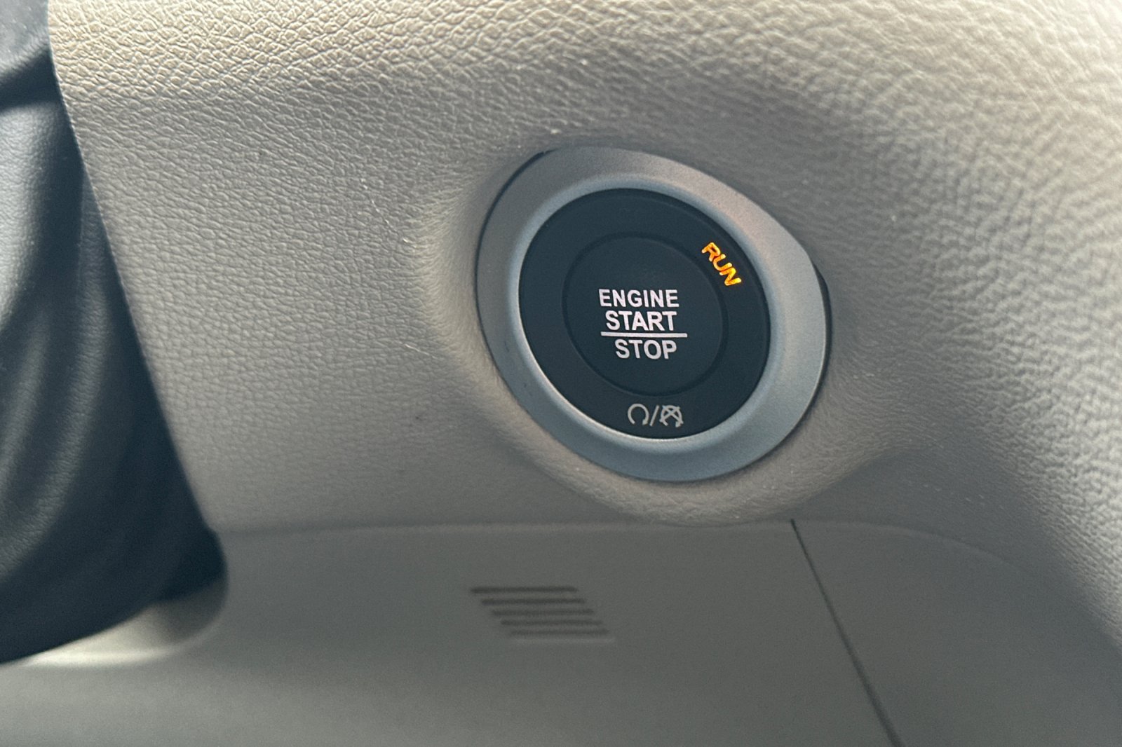 Used 2023 Chrysler Pacifica Touring-L FWD image 25