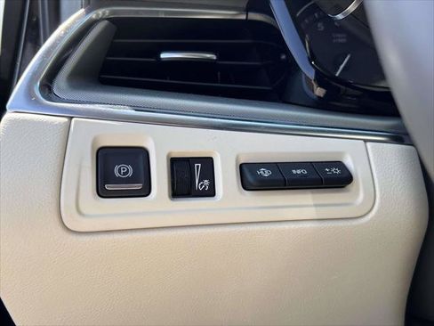 Used 2025 Cadillac XT5 Premium Luxury w/ Technology Package AWD/4WD image 24