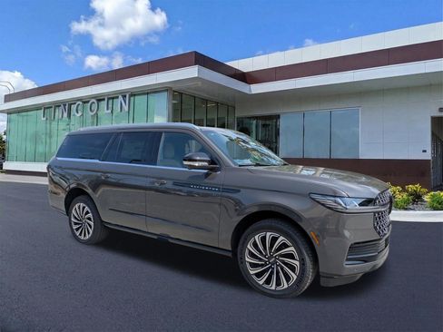 New 2026 Lincoln Navigator L Black Label AWD/4WD image 1