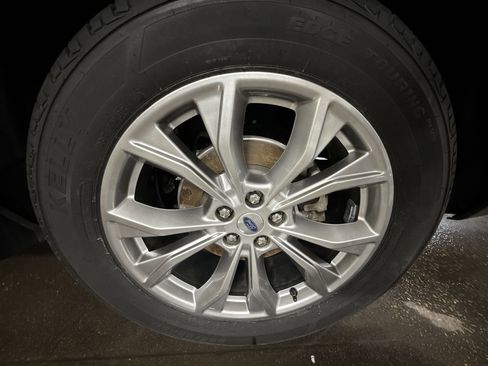 Used 2023 Ford Explorer Limited image 32