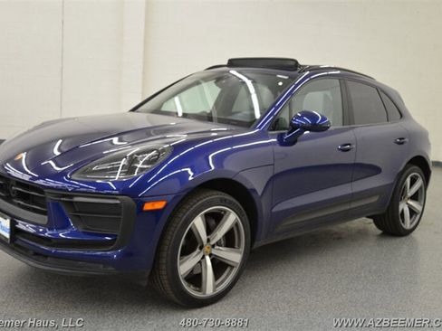 Used 2023 Porsche Macan image 3